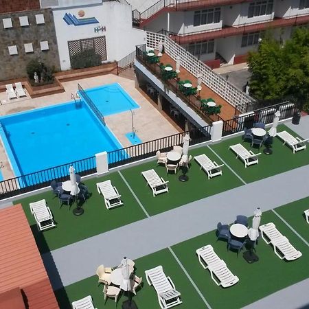 Hotel Sarga Кабаньяс Екстер'єр фото