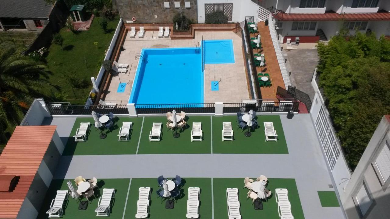 Hotel Sarga Кабаньяс Екстер'єр фото