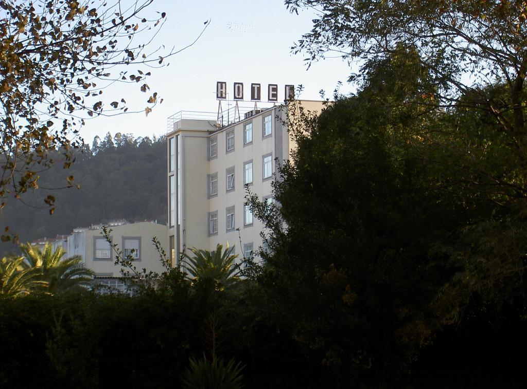 Hotel Sarga Кабаньяс Екстер'єр фото